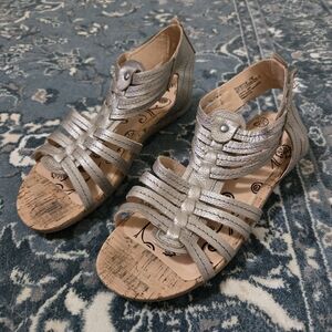 Elegant Metallic Sandals for Women